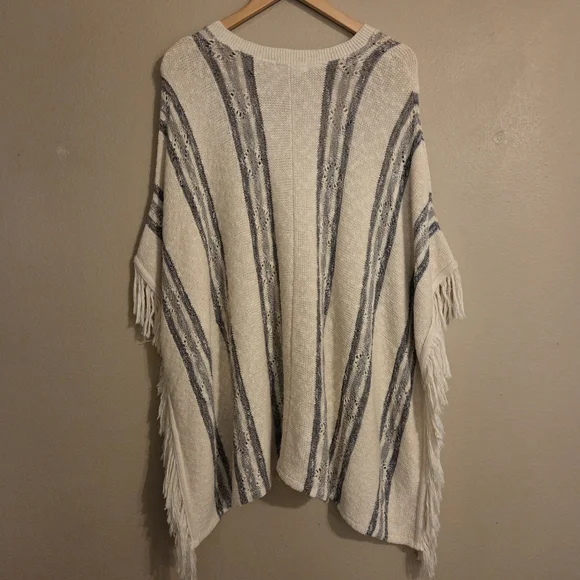 ALTAR'D STATE Cream Boho Western Striped Fringed Knit Vneck Shawl Poncho SZ S/M - Picture 4 of 9